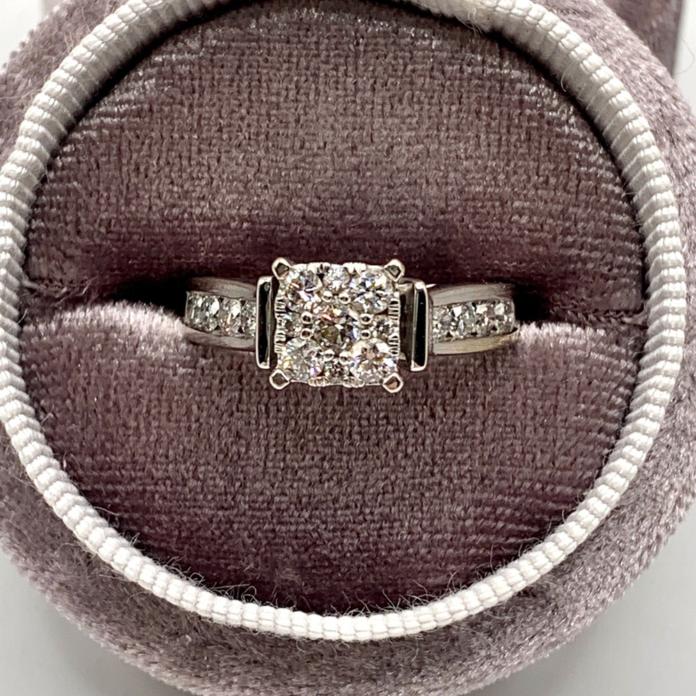 14K White Gold Diamond Ring